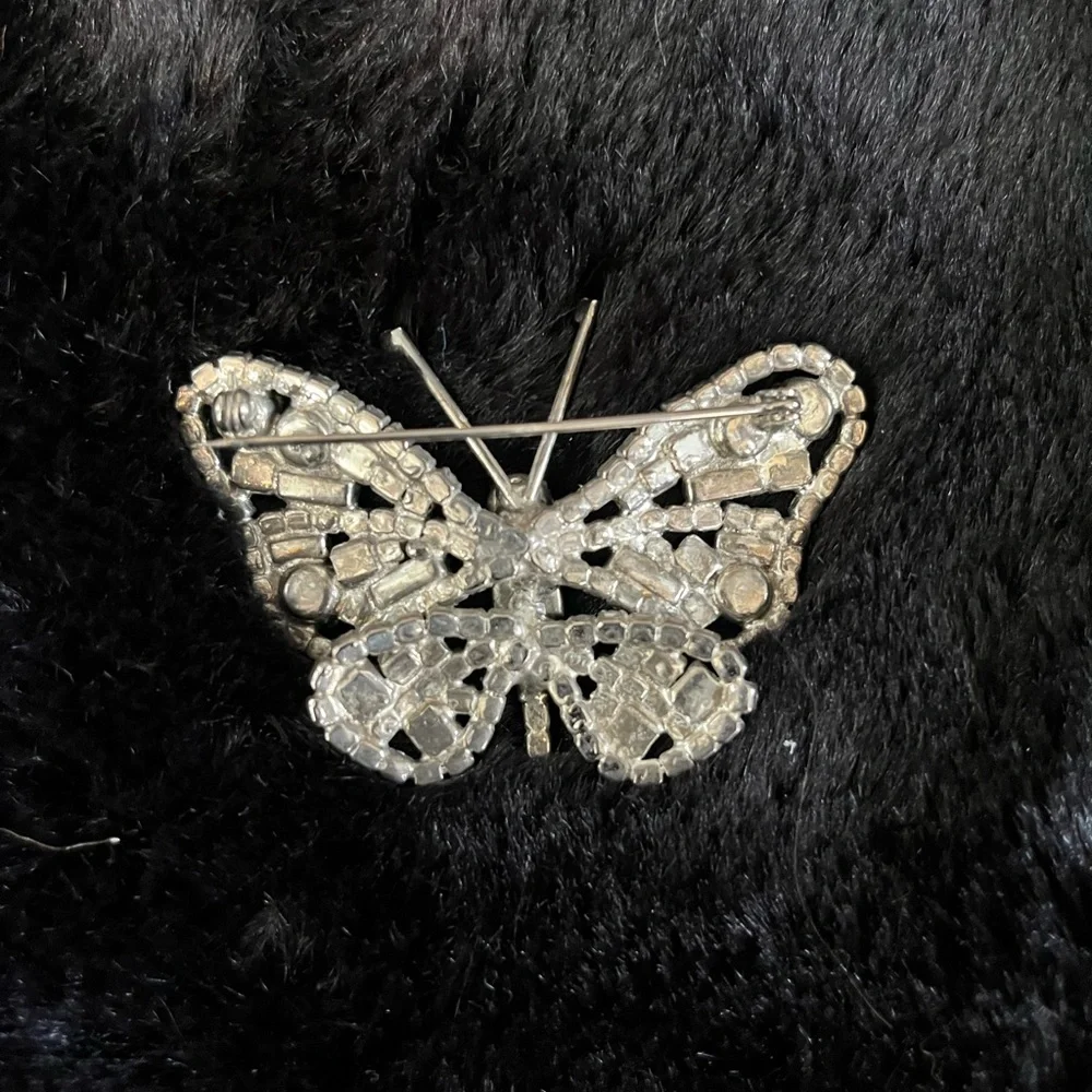 Sparkling Crystal Butterfly Brooch - Picture 3 of 3
